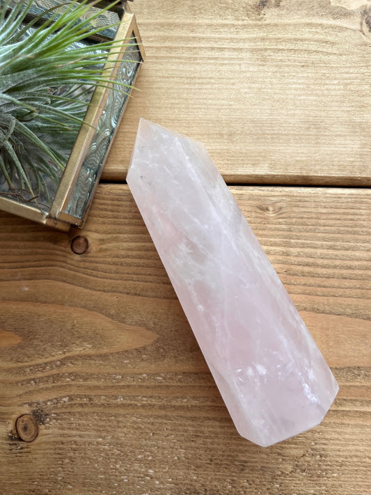 Rose quartz point【SP003】
