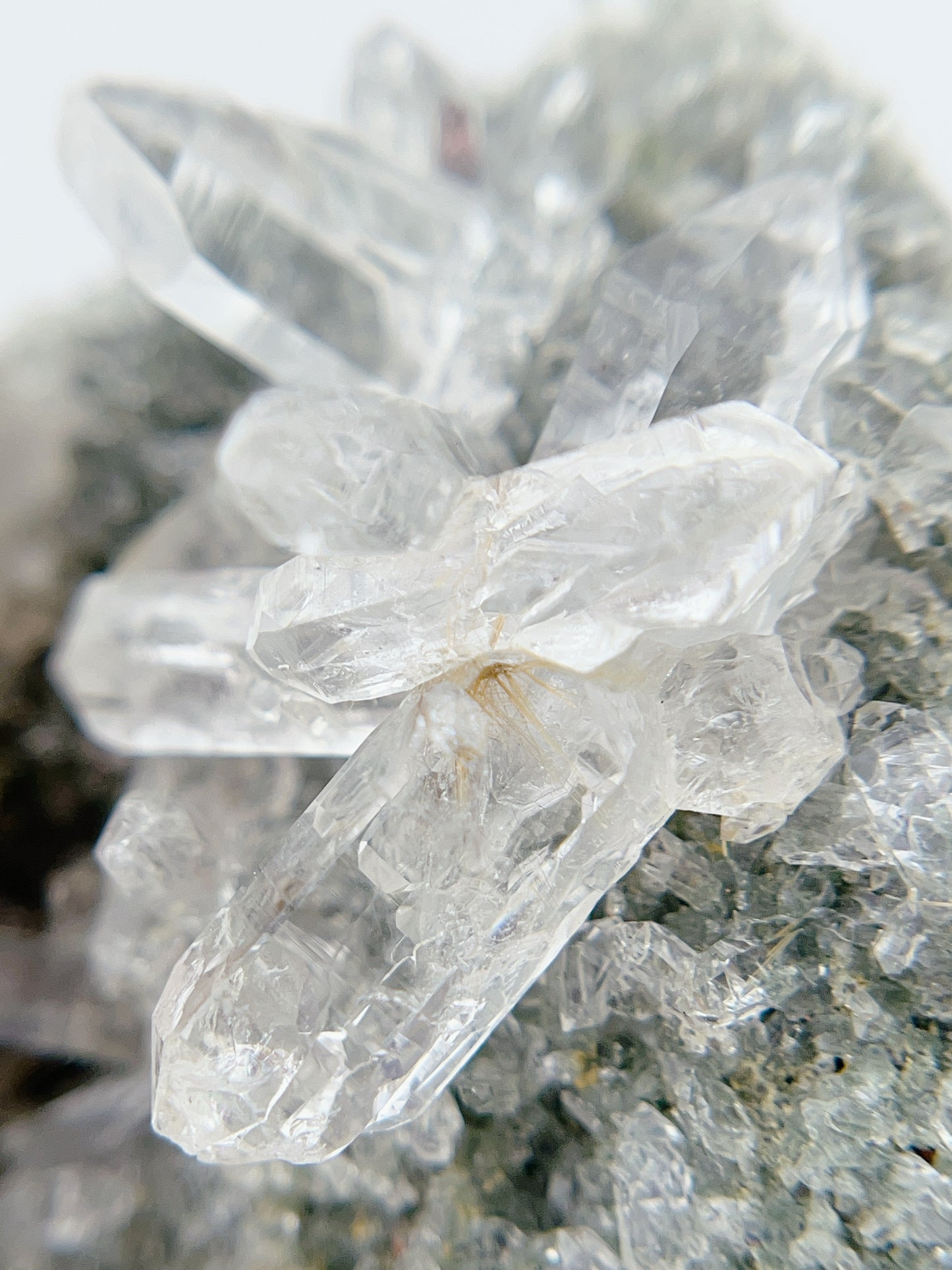 Manihar quartz cluster 【MH001D】