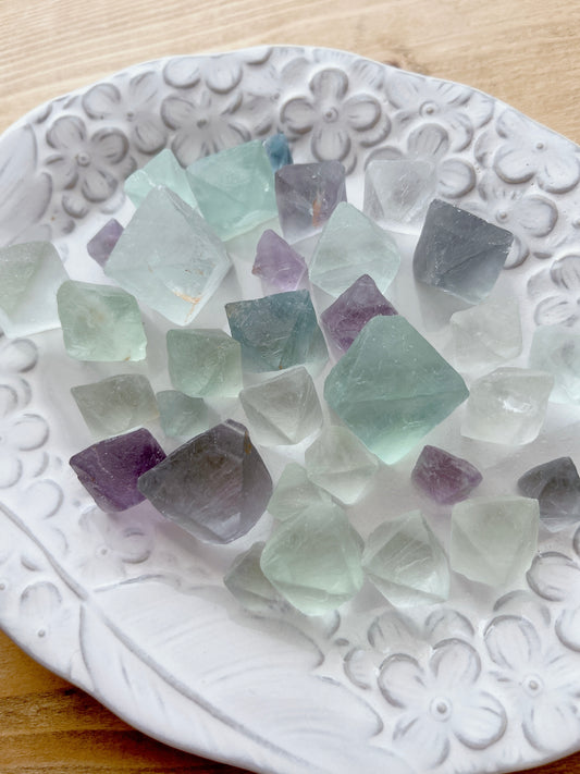Fluorite Octahedrons 200g set【FO008C】★ランダム発送